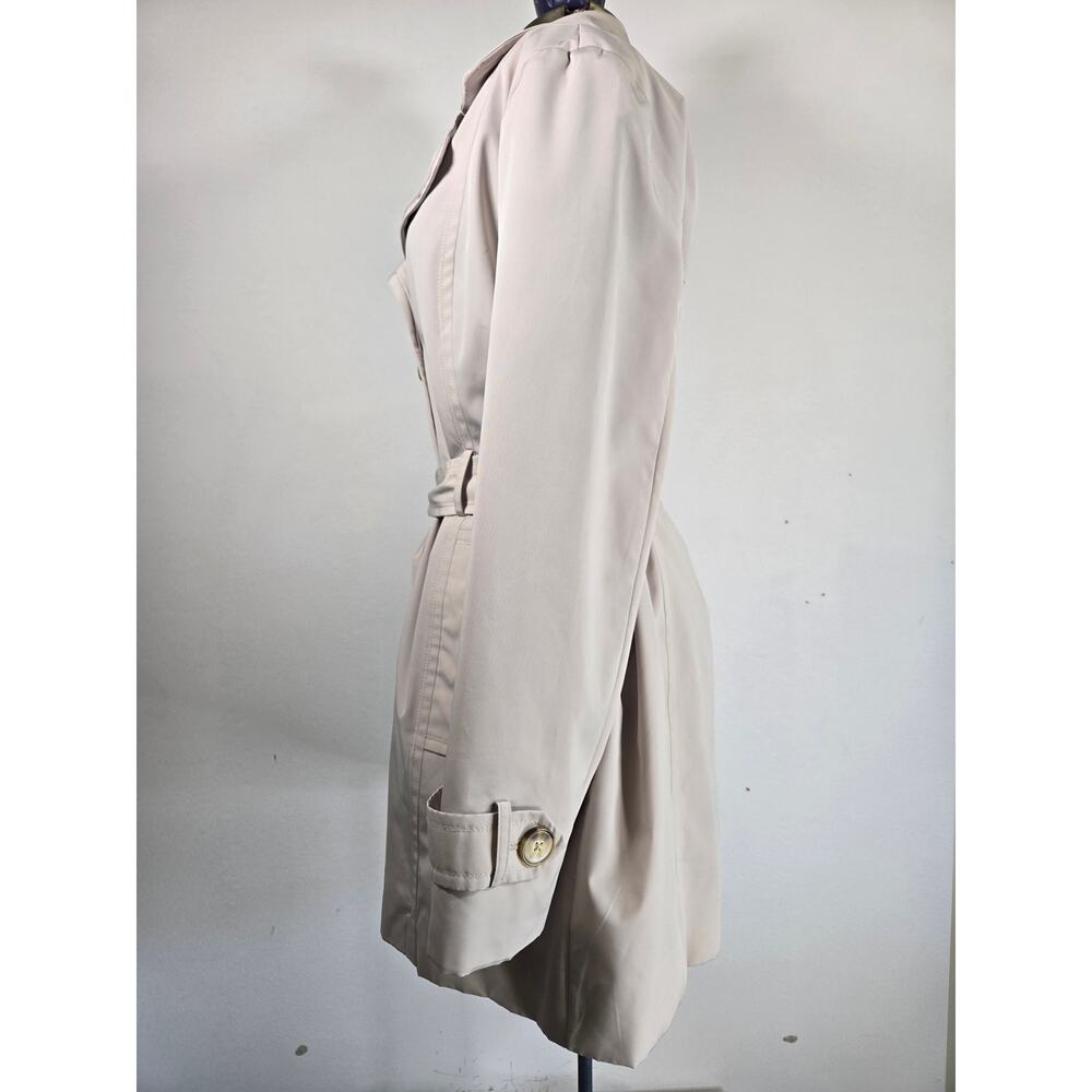 London Fog Women's Water Resistant Belted Cream Color Trench Coat. Size Medium - Picture 9 of 13